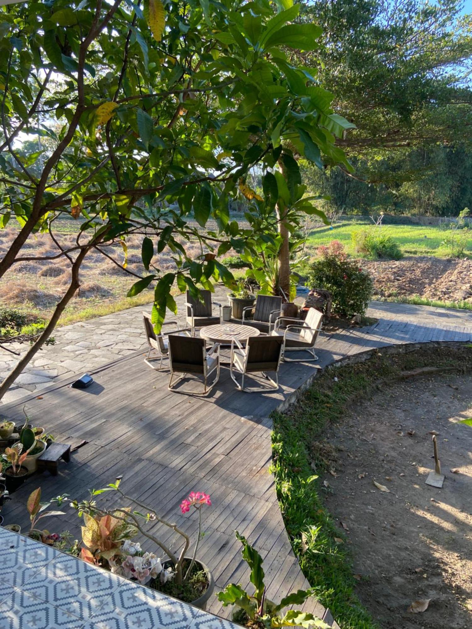Lotus 2 Guest House Magelang Exteriör bild